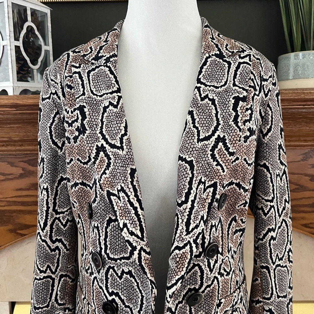 Cabi Python Snakeskin Print Blazer Size: 8 Nwot - image 4